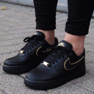 Nike Air Force Preto/Gold